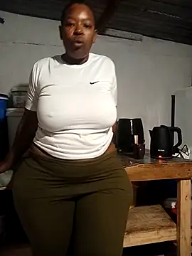 Snapshot of curvyloneah75 chatting on February 22, 2026, 5:55 pm curvyloneah75 online show from February 22, 2026, 5:55 pm