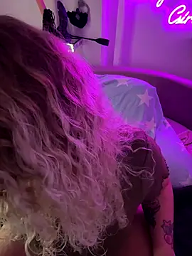 Snapshot of CurvyAnonymousGirl89 chatting on September 15, 2025, 3:56 pm CurvyAnonymousGirl89 online show from September 15, 2025, 3:56 pm