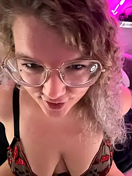 Snapshot of CurvyAnonymousGirl89 chatting on November 8, 2025, 9:09 am CurvyAnonymousGirl89 online show from November 8, 2025, 9:09 am