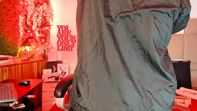 natacha  black  online show from February 23, 2025, 1:02 am