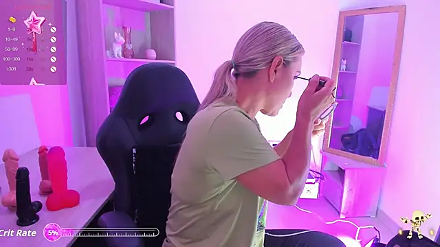 Snapshot of Evangeline_johns chatting on November 4, 2025, 8:08 pm Evangeline johns online show from November 4, 2025, 8:08 pm