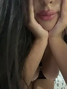 Chloe-antonella online show from March 13, 2025, 4:38 am