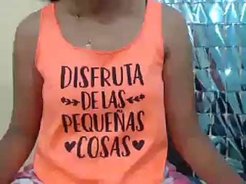 Snapshot of Nolimtslove chatting on February 9, 2025, 2:40 pm Nolimtslove online show from February 9, 2025, 2:40 pm