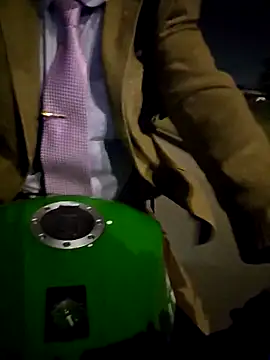 Snapshot of Fuckboy4public chatting on September 10, 2025, 4:12 am Fuckboy4public online show from September 10, 2025, 4:12 am