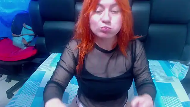 Snapshot of XxMiaSexxyHotxX chatting on October 9, 2025, 2:04 pm XxMiaSexxyHotxX online show from October 9, 2025, 2:04 pm