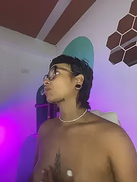 LollaByer online show from November 6, 2025, 9:05 pm