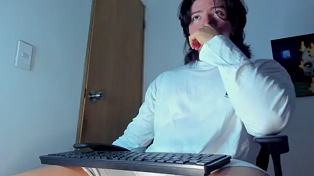 AngelBennet  online show from October 22, 2025, 10:31 pm