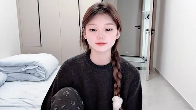 yangyang-1115 online show from November 2, 2025, 4:26 am