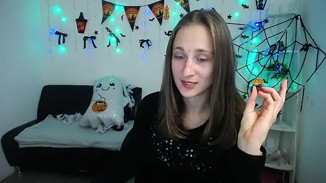 MichelLeee online show from October 23, 2025, 11:20 am