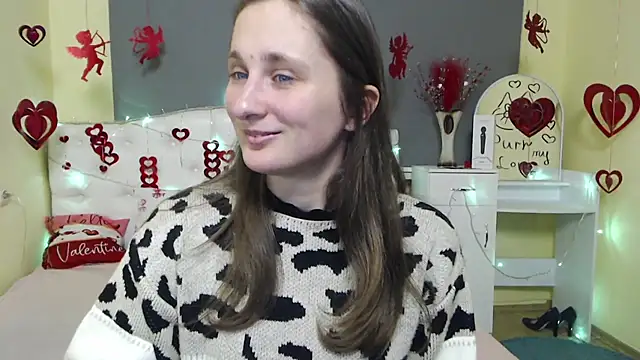 MichelLeee online show from February 16, 2026, 1:07 pm