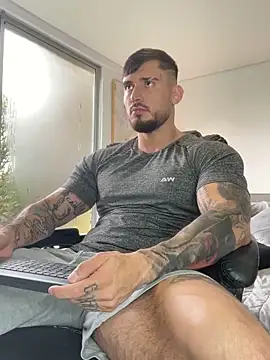 Snapshot of DimitriSullivan_ chatting on February 4, 2026, 1:06 pm DimitriSullivan online show from February 4, 2026, 1:06 pm