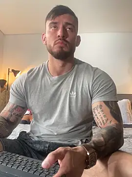 Snapshot of DimitriSullivan_ chatting on February 12, 2026, 1:17 pm DimitriSullivan online show from February 12, 2026, 1:17 pm