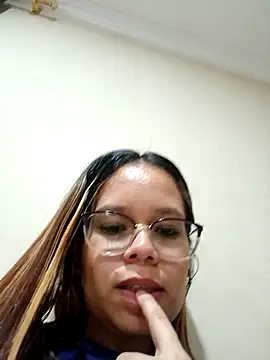 Snapshot of anthiamelisa chatting on February 25, 2025, 12:14 am anthiamelisa online show from February 25, 2025, 12:14 am