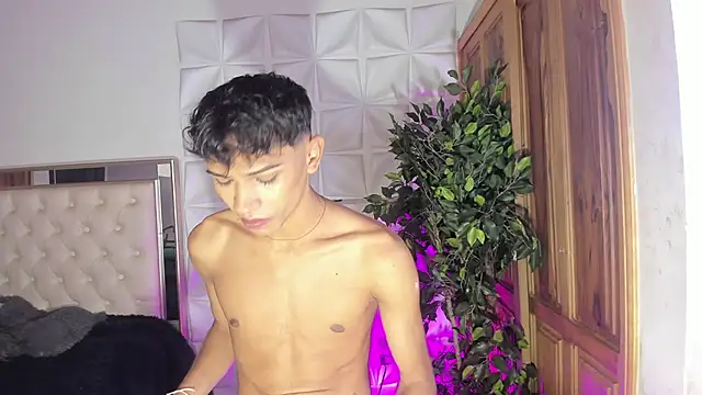 Snapshot of im_sebaslopez chatting on October 24, 2025, 11:39 am im sebaslopez online show from October 24, 2025, 11:39 am