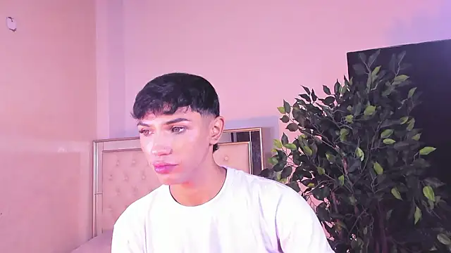 Snapshot of im_sebaslopez chatting on February 6, 2026, 9:29 pm im sebaslopez online show from February 6, 2026, 9:29 pm