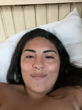 Snapshot of beatrix_001 chatting on December 10, 2024, 4:38 pm beatrix 001 online show from December 10, 2024, 4:38 pm