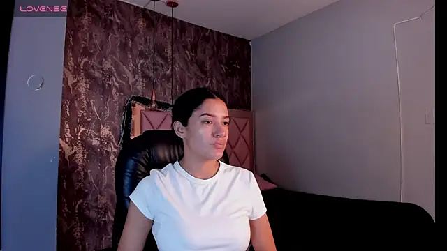 SKYLERWHIITEE online show from December 16, 2024, 2:25 am