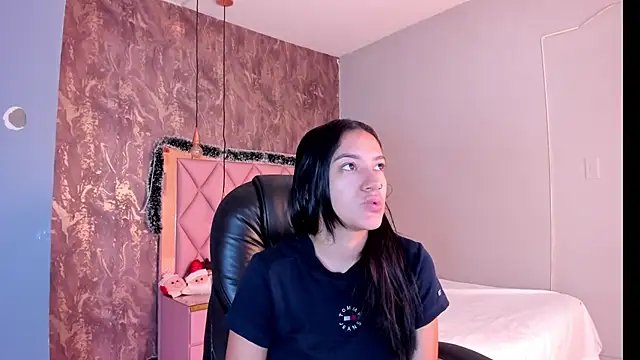 SKYLERWHIITEE online show from December 21, 2024, 9:12 am