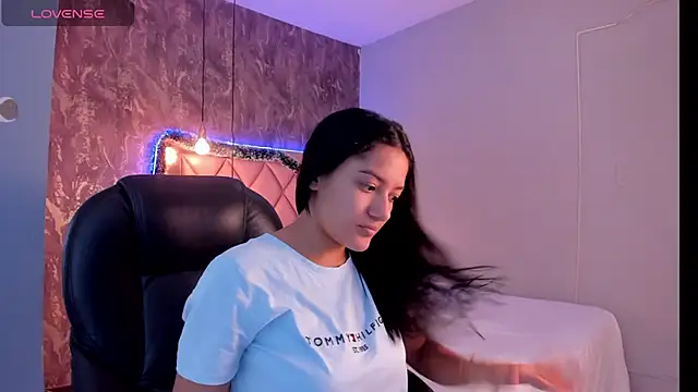 SKYLERWHIITEE online show from December 30, 2024, 3:47 am