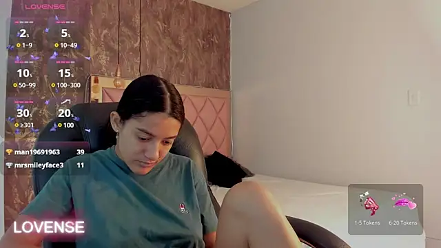 SKYLERWHIITEE online show from February 7, 2025, 5:41 am