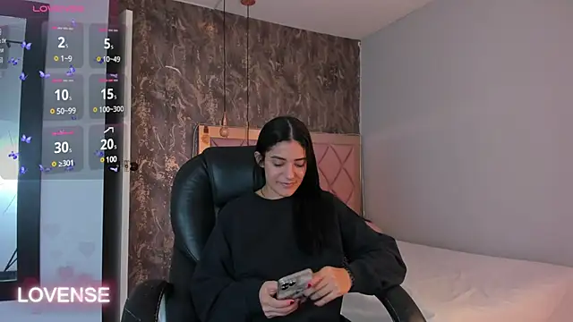 SKYLERWHIITEE online show from March 16, 2025, 4:30 am