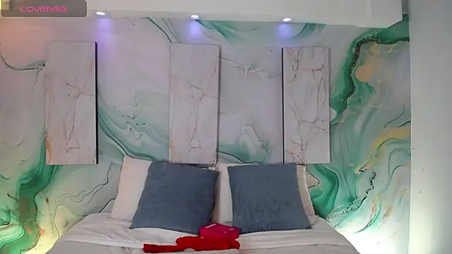 Aniie Doll online show from April 2, 2026, 8:28 pm