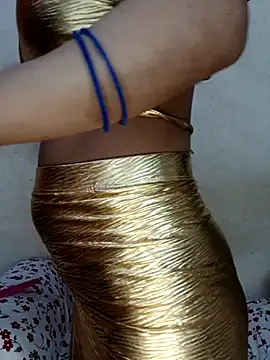 xpihu online show from December 18, 2025, 9:43 pm