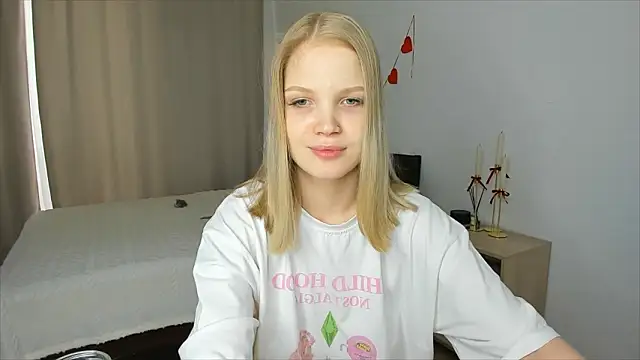 Snapshot of Xloe_Queen chatting on February 22, 2026, 11:20 am Xloe Queen online show from February 22, 2026, 11:20 am