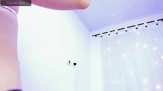 Snapshot of Aria_uwu chatting on February 4, 2025, 6:04 am Aria uwu online show from February 4, 2025, 6:04 am