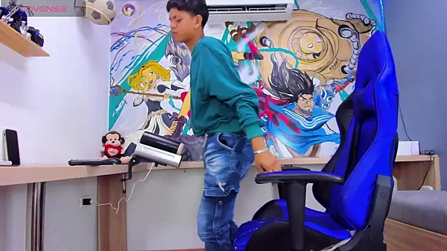 Snapshot of Jeffry_wolvess chatting on January 6, 2025, 11:40 am Jeffry wolvess online show from January 6, 2025, 11:40 am