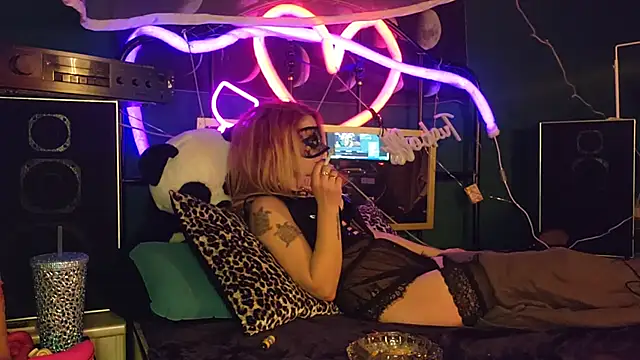 anonymouszN online show from February 4, 2025, 9:10 pm