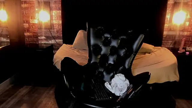 bella gibson online show from February 8, 2025, 5:50 pm