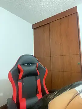 Snapshot of Alice_taylor1_ chatting on January 19, 2025, 2:15 am Alice taylor1 online show from January 19, 2025, 2:15 am