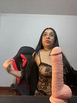 Snapshot of Alice_taylor1_ chatting on February 5, 2025, 4:48 am Alice taylor1 online show from February 5, 2025, 4:48 am