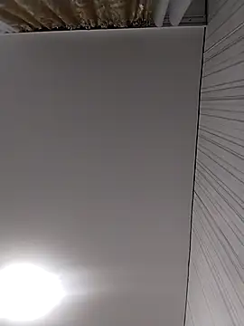 Lorrain Dorrie online show from November 26, 2025, 5:41 am