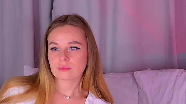 BeatriceEsmont online show from November 9, 2025, 2:54 am