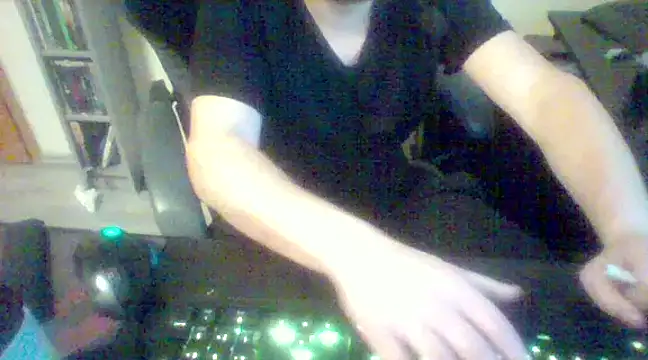 Stiiier1992 online show from December 4, 2024, 10:41 pm