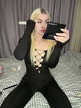 Cute Barbieee  online show from December 19, 2024, 1:18 am