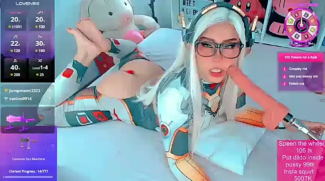 sweetalienn online show from February 14, 2025, 7:07 am