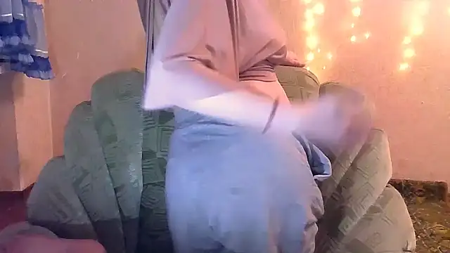 Snapshot of MelxMellie chatting on February 2, 2025, 10:06 pm MelxMellie online show from February 2, 2025, 10:06 pm