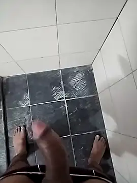 rhlagr85 online show from April 30, 2026, 12:44 pm