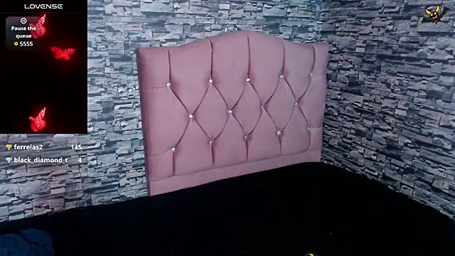 sofi bronw online show from October 11, 2025, 2:04 pm