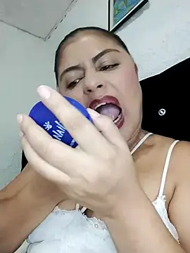 Snapshot of ElizabethWeil chatting on February 12, 2026, 6:14 pm ElizabethWeil online show from February 12, 2026, 6:14 pm