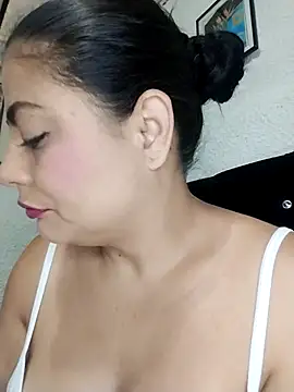 Snapshot of ElizabethWeil chatting on March 3, 2026, 1:06 pm ElizabethWeil online show from March 3, 2026, 1:06 pm