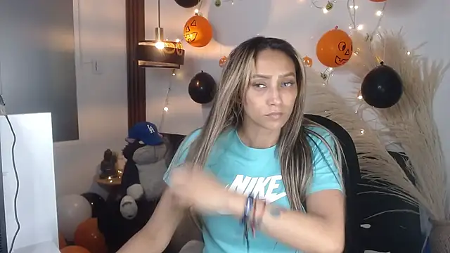 salome drasin online show from November 3, 2025, 10:32 pm