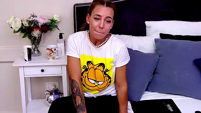 Snapshot of KatyNolan chatting on January 26, 2025, 12:11 pm KatyNolan online show from January 26, 2025, 12:11 pm