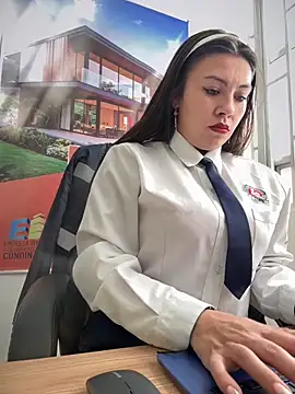 LIZ-06  online show from November 4, 2025, 1:54 pm