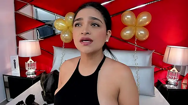 Snapshot of AdeleGray chatting on February 19, 2025, 12:00 pm AdeleGray online show from February 19, 2025, 12:00 pm