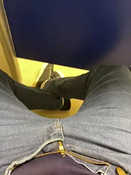 FabioF698 online show from December 11, 2024, 8:50 pm