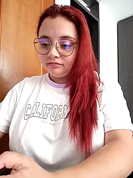 Snapshot of CURVY-HORNY chatting on February 26, 2025, 5:39 pm CURVY-HORNY online show from February 26, 2025, 5:39 pm